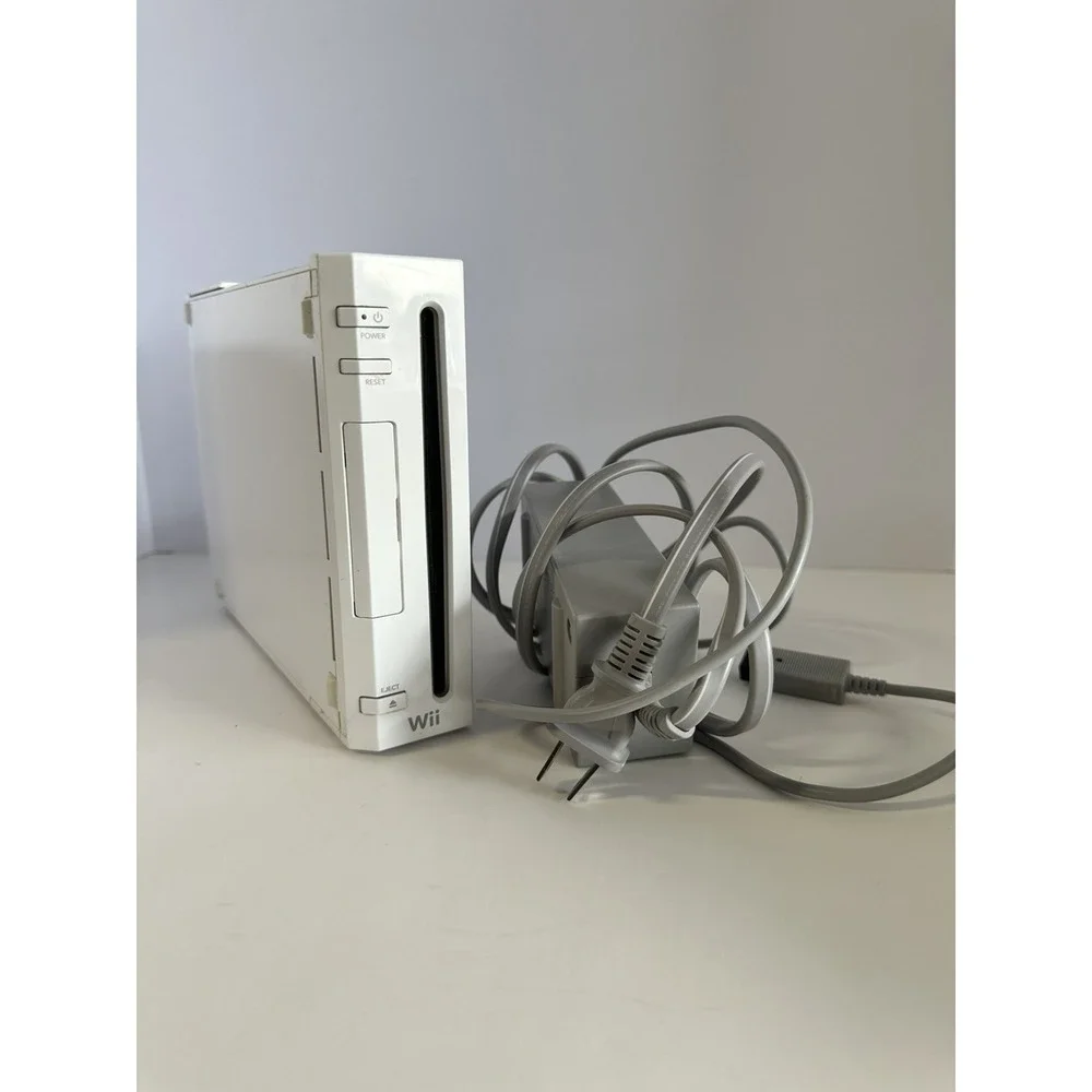 Nintendo Wii Console White RVL-001 GameCube Compatible System with AC Adapter